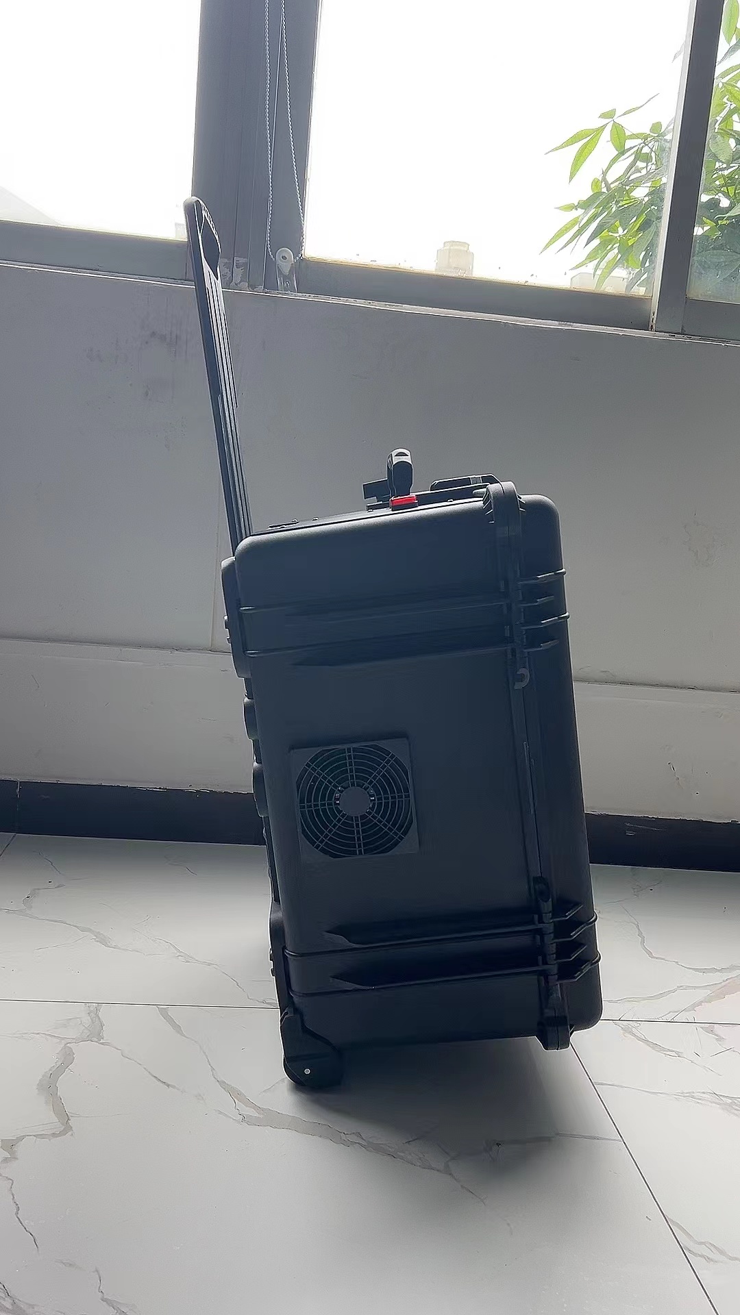 东凤镇手拉箱型移动通信干扰器